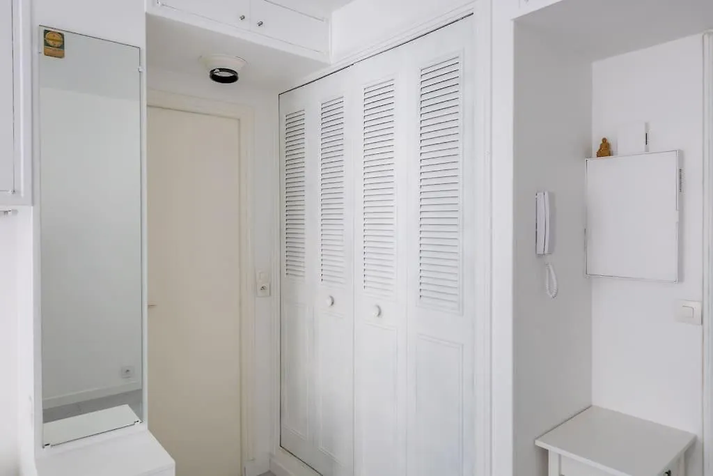 Le Longchamp 16 Eme, New And Perfectly Located Paris
